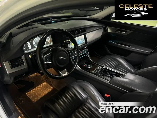 JAGUAR XF (X260) 25t 2018 — photo 12 sur 26