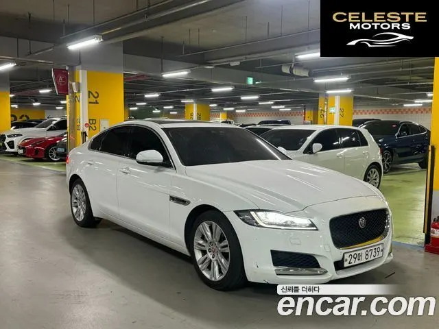 JAGUAR XF (X260) 25t 2018 — photo 2 sur 26