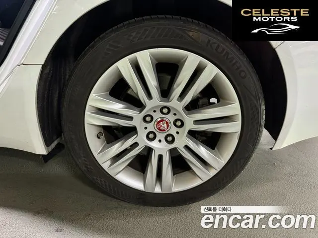 JAGUAR XF (X260) 25t 2018 — photo 6 sur 26