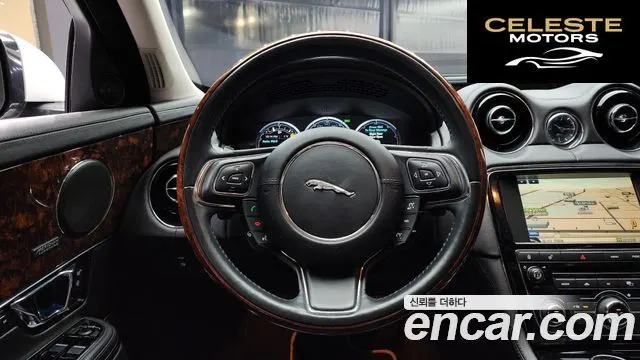 JAGUAR All New XJ 3.0D Premium Luxury LWB 2015 — photo 13 sur 20