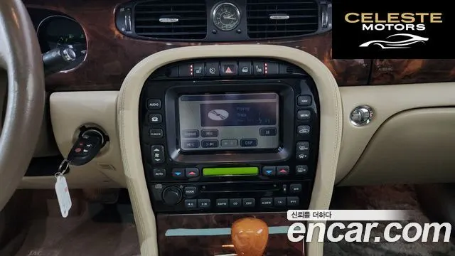 JAGUAR New XJ 2.7D LWB 2007 — photo 14 sur 26