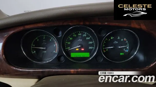 JAGUAR New XJ 2.7D LWB 2007 — photo 8 sur 26