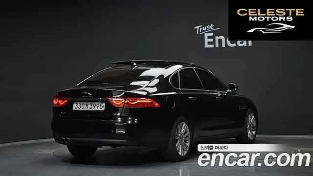 JAGUAR XF (X260) 20d AWD 2019 — photo 2 sur 20