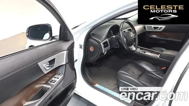 JAGUAR New XF 3.0D Luxury 2014 — photo 11 sur 20