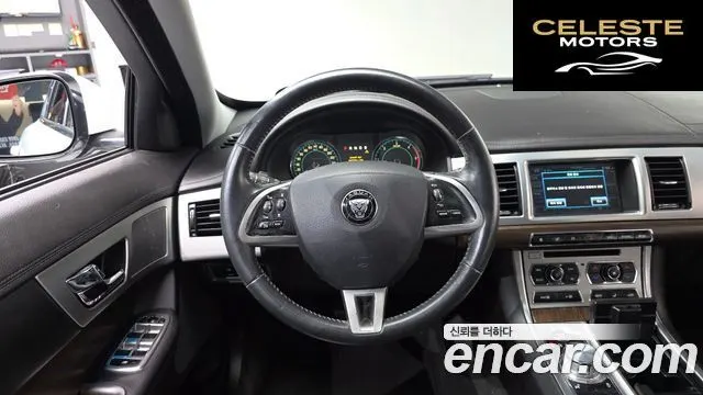 JAGUAR New XF 3.0D Luxury 2014 — photo 13 sur 20