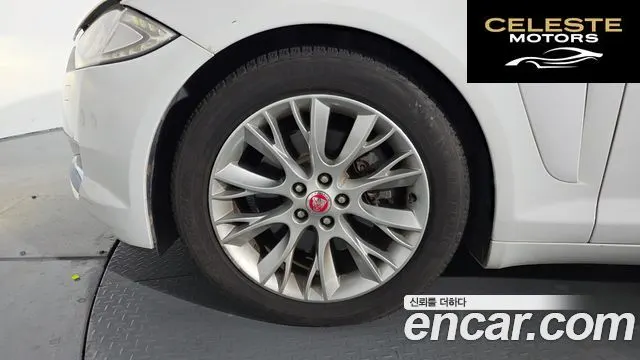 JAGUAR New XF 3.0D Luxury 2014 — photo 5 sur 20