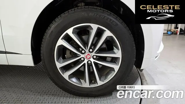 JAGUAR F-PACE 20d R-Sport 2018 — photo 5 sur 20