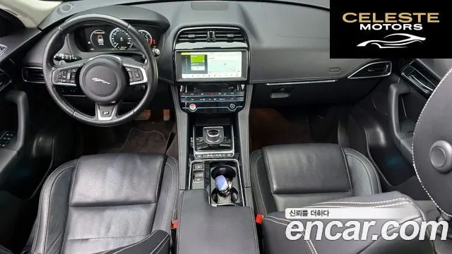 JAGUAR F-PACE 20d R-Sport 2018 — photo 7 sur 20