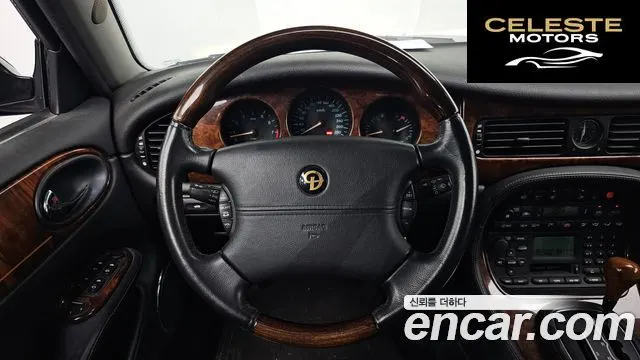 JAGUAR 4.0 2002 — photo 13 sur 26