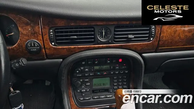JAGUAR 4.0 2002 — photo 14 sur 26