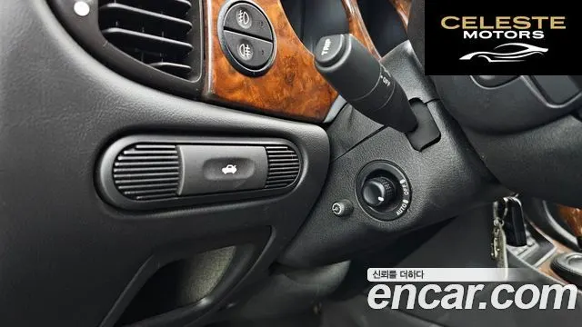 JAGUAR 4.0 2002 — photo 17 sur 26