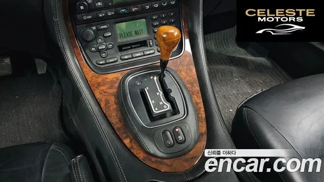 JAGUAR 4.0 2002 — photo 9 sur 26