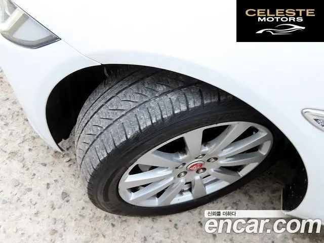 JAGUAR XE 20t 2016 — photo 20 sur 26