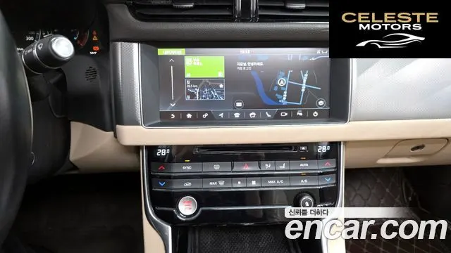 JAGUAR XF (X260) 25t 2018 — photo 14 sur 20
