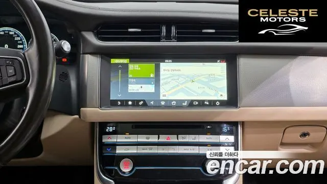 JAGUAR XF (X260) 20d 2017 — photo 14 sur 20