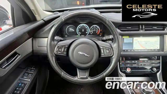JAGUAR XF (X260) 20d 2017 — photo 14 sur 26