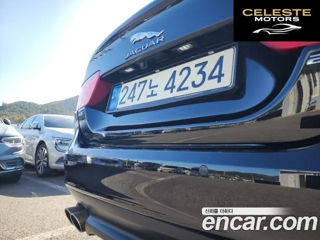 JAGUAR XE 20d RSport 2017 — photo 20 sur 26