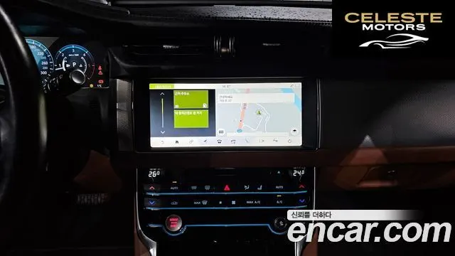 JAGUAR XF (X260) 20d AWD 2018 — photo 14 sur 20