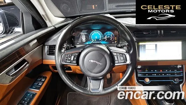 JAGUAR XF (X260) 20d AWD 2018 — photo 13 sur 20