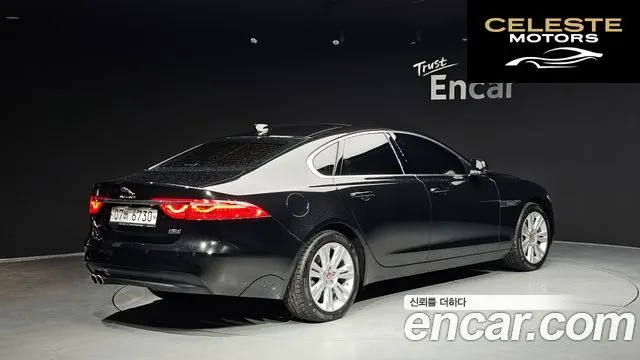 JAGUAR XF (X260) 20d AWD 2018 — photo 2 sur 20