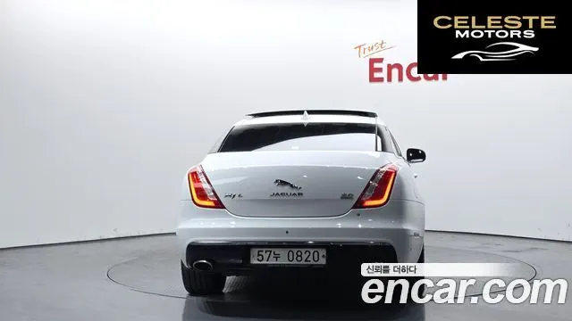 JAGUAR All New XJ 3.0 SC AWD Premium Luxury LWB 2016 — photo 4 sur 20