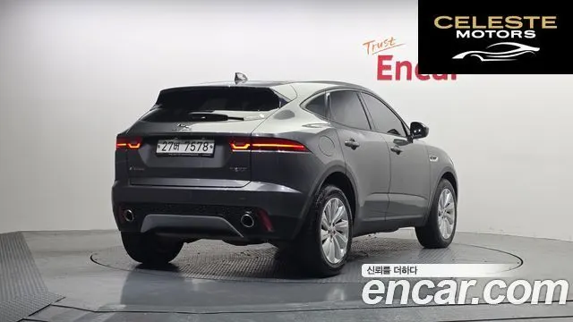 JAGUAR E-PACE P250 SE 2018 — photo 2 sur 20