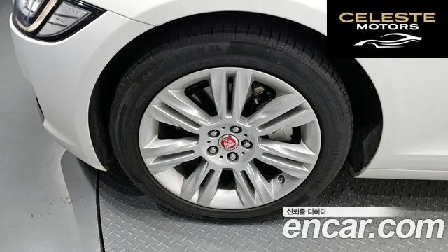 JAGUAR XF (X260) 25t 2018 — photo 5 sur 20