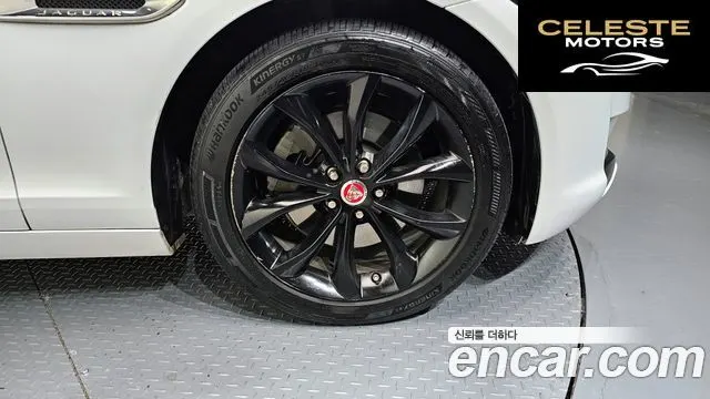 JAGUAR XF (X260) 25t 2018 — photo 5 sur 20