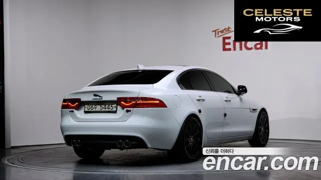 JAGUAR XE 20d AWD 2017 — photo 2 sur 20