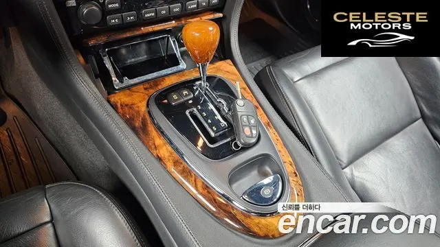JAGUAR XJ-8 3.5 2005 — photo 9 sur 20