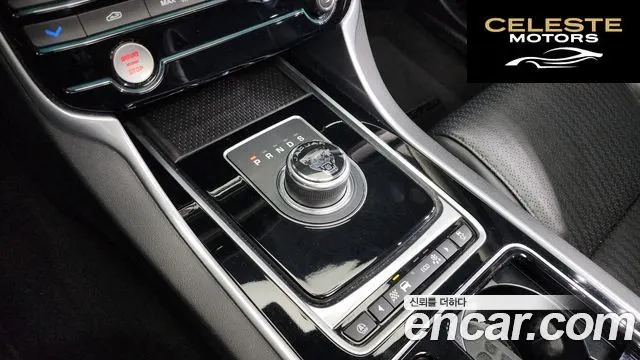 JAGUAR XF (X260) 20d 2018 — photo 9 sur 20