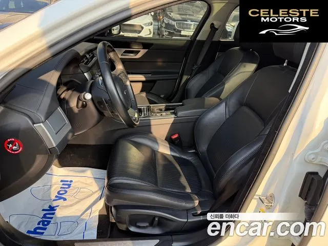 JAGUAR XF (X260) 25t 2018 — photo 11 sur 26