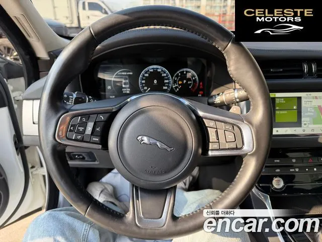JAGUAR XF (X260) 25t 2018 — photo 13 sur 26