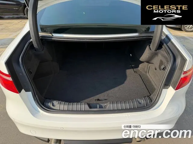 JAGUAR XF (X260) 25t 2018 — photo 8 sur 26