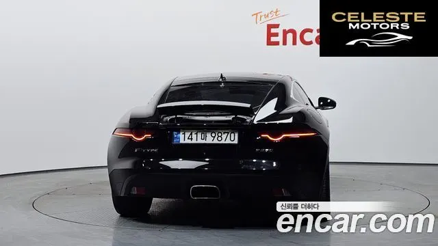 JAGUAR F-TYPE P300 Coupé 2019 — photo 4 sur 26