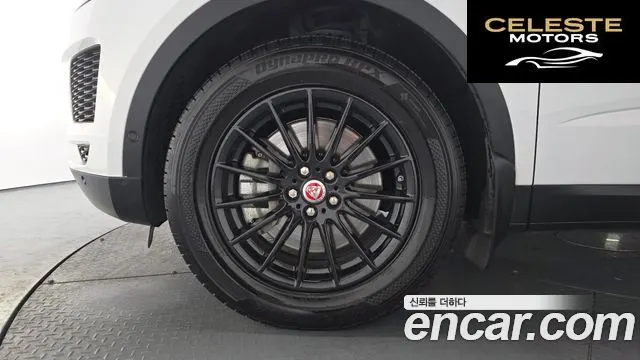 JAGUAR E-PACE P250 SE 2020 — photo 4 sur 20