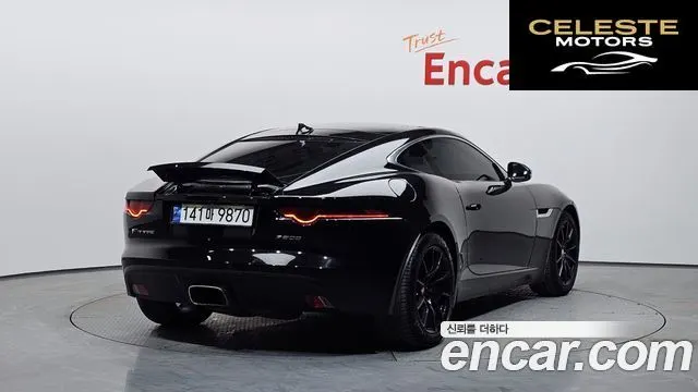 JAGUAR F-TYPE P300 Coupé 2019 — photo 2 sur 26