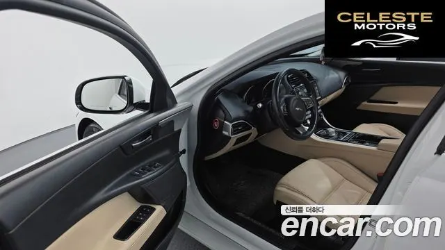 JAGUAR XE 20d 2016 — photo 12 sur 20