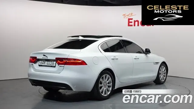 JAGUAR XE 20d 2016 — photo 2 sur 20