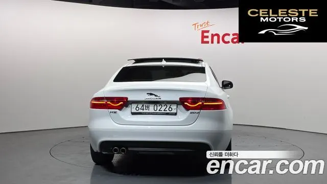 JAGUAR XE 20d 2016 — photo 4 sur 20