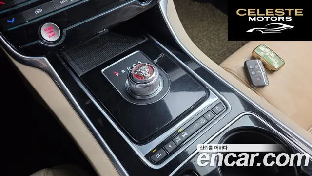 JAGUAR XE 20d 2016 — photo 9 sur 20