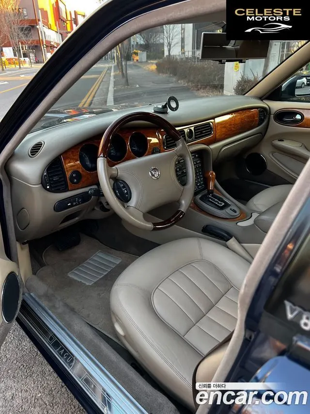 JAGUAR XJ-8 3.2 1998 — photo 7 sur 12