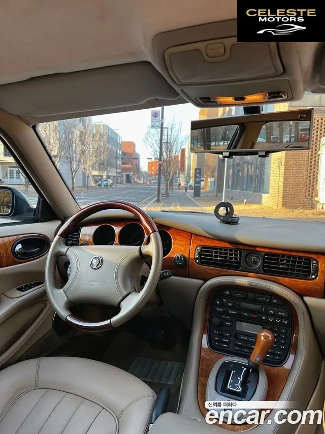 JAGUAR XJ-8 3.2 1998 — photo 8 sur 12