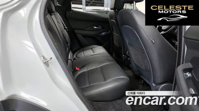 JAGUAR E-PACE P250 S 2018 — photo 12 sur 26