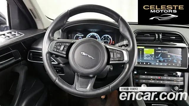 JAGUAR F-PACE 20d 2018 — photo 13 sur 20