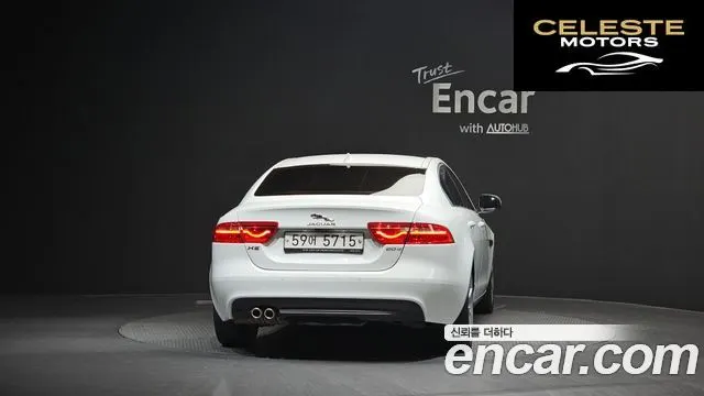 JAGUAR XE 20d 2016 — photo 4 sur 20