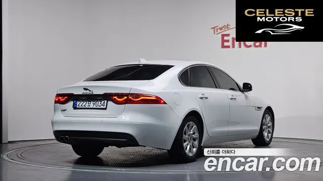 JAGUAR XF (X260) 20d 2016 — photo 2 sur 26