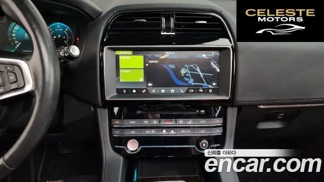 JAGUAR F-PACE 20d 2018 — photo 14 sur 20