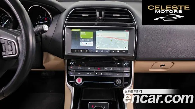 JAGUAR XE 20d AWD 2017 — photo 18 sur 26