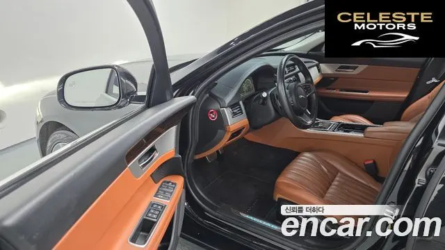 JAGUAR XF (X260) 25t 2019 — photo 11 sur 20